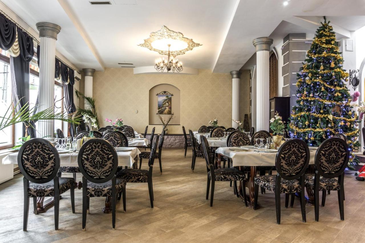 Hotel Ferdinand Hátszeg Kültér fotó
