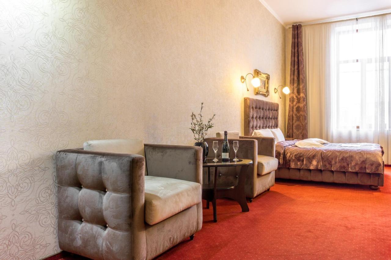 Hotel Ferdinand Hátszeg Kültér fotó