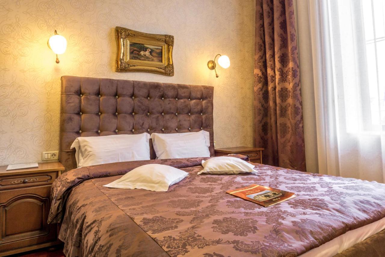 Hotel Ferdinand Hátszeg Kültér fotó