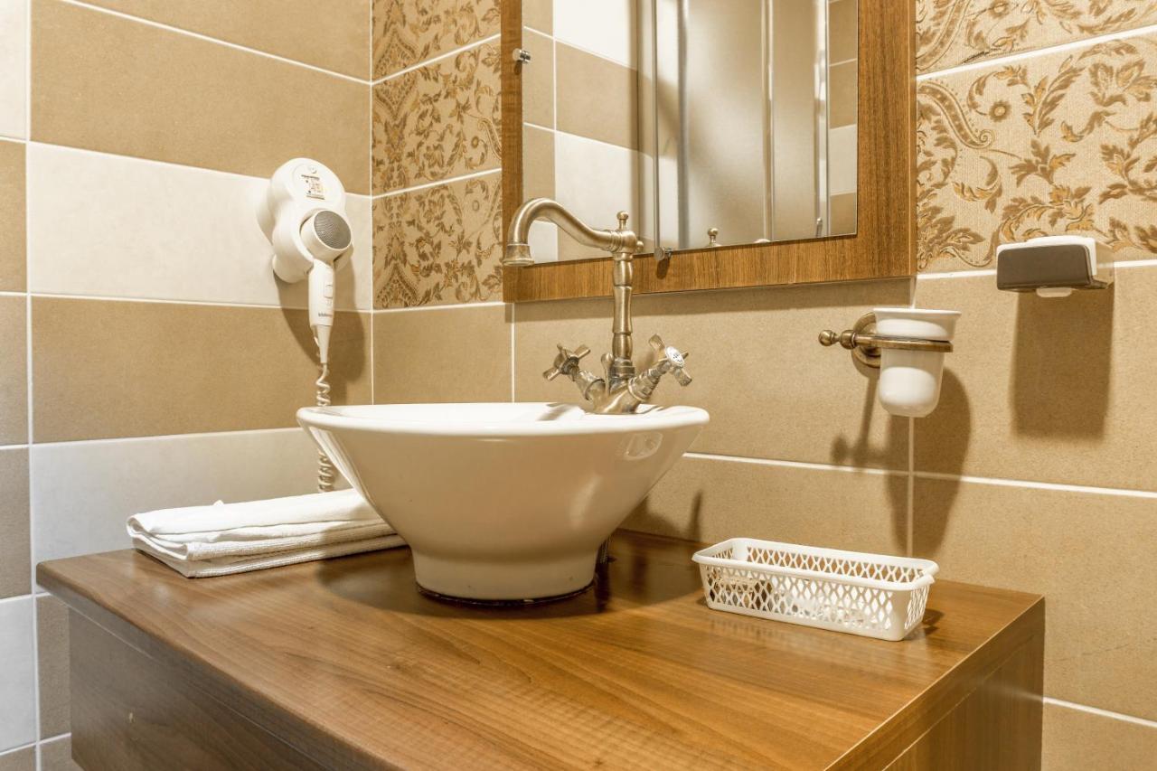 Hotel Ferdinand Hátszeg Kültér fotó