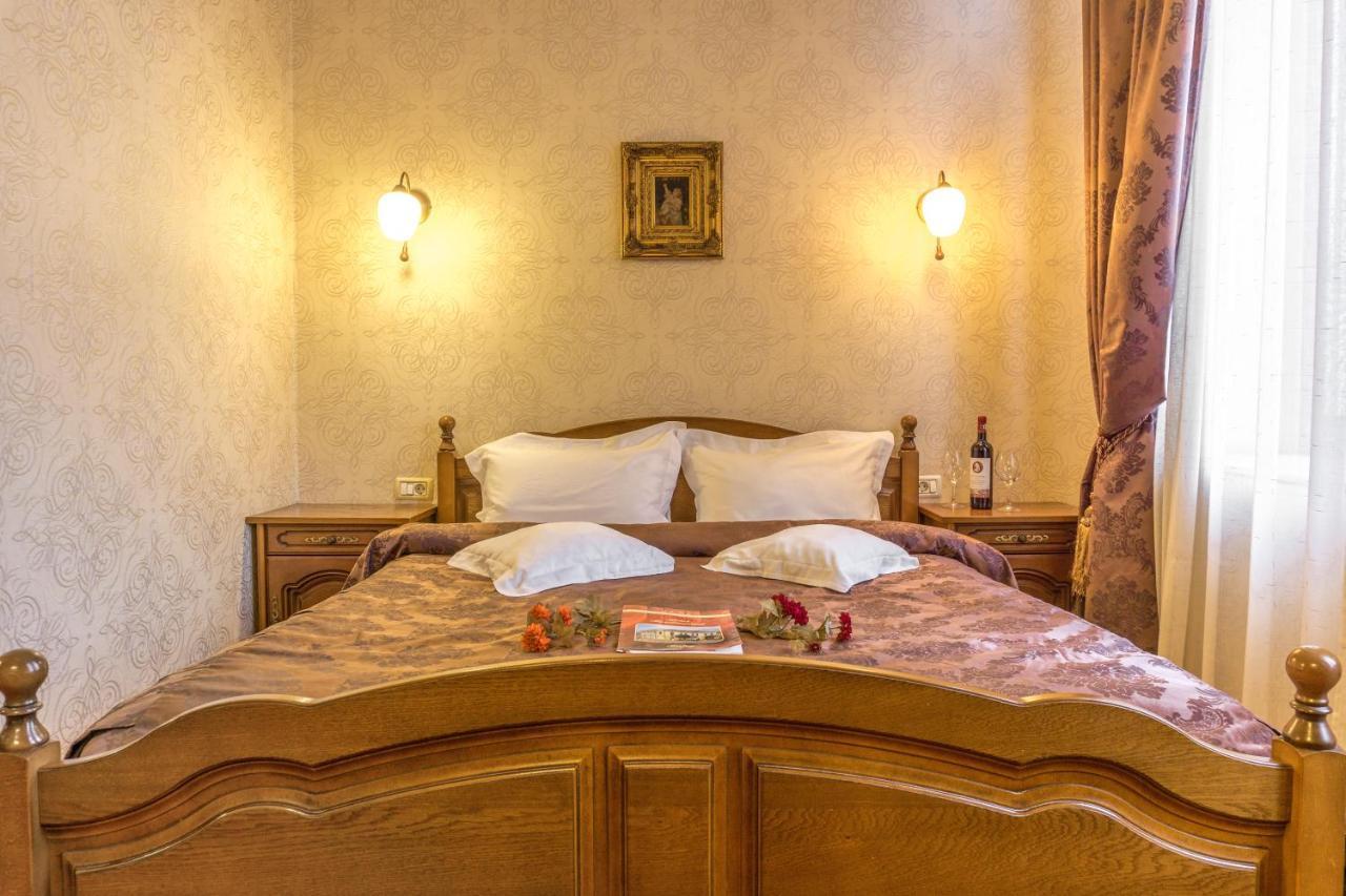 Hotel Ferdinand Hátszeg Kültér fotó