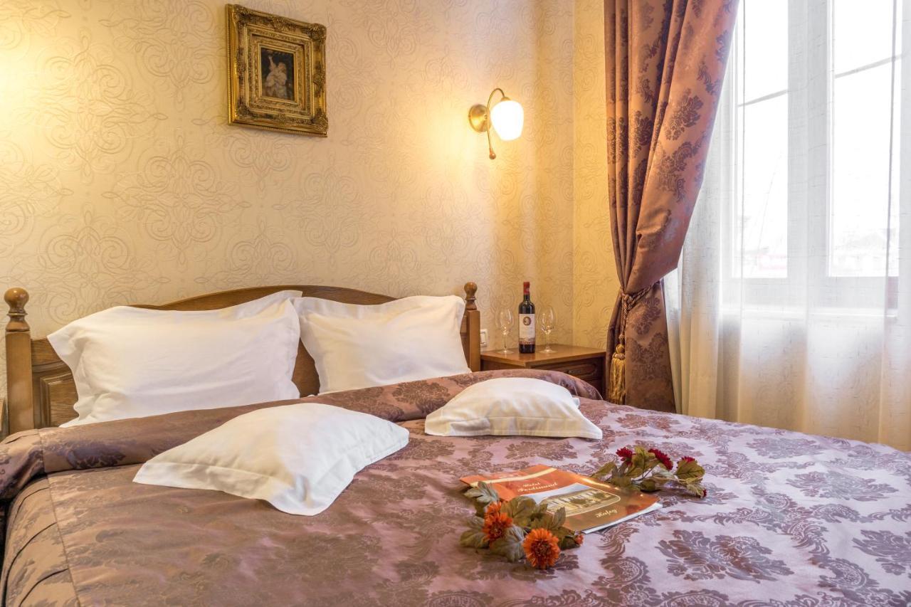 Hotel Ferdinand Hátszeg Kültér fotó