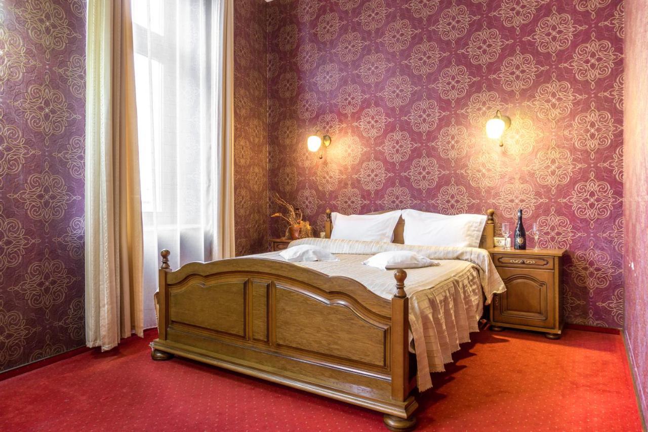 Hotel Ferdinand Hátszeg Kültér fotó