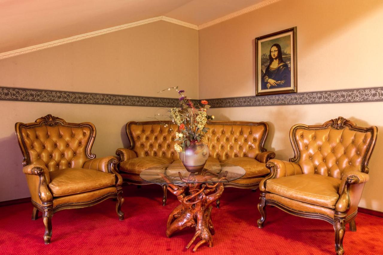 Hotel Ferdinand Hátszeg Kültér fotó
