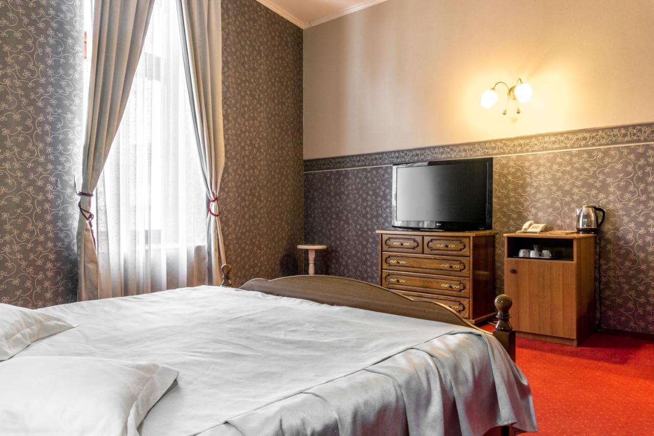 Hotel Ferdinand Hátszeg Kültér fotó